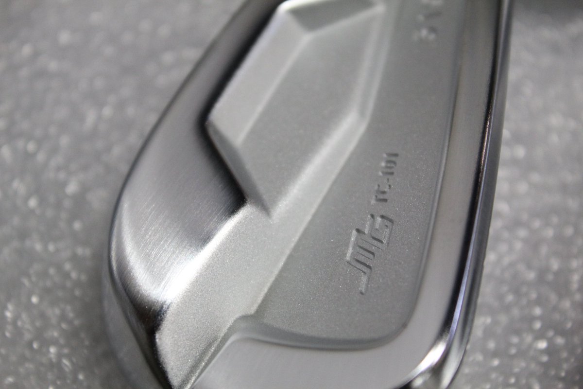 factory_bell's tweet photo. 『三浦技研✨~TC-101 IRONHG EAD』
miuragiken人気のアイアンヘッド「TC-101」の作製です☀️✨😝
お客様が選ばれたヘッドは盛り沢山「CRAFTSMAN WORLD仕様」🎵✨
番手は「456789PW」❗❗✨
シャフトはTRUETEMPER「DG TOUR ISSUE 」🎵✨
グリップはプライド「MCC BLACK」❗✨😊
#三浦技研
#TC101 https://t.co/OhAbDUFjA8