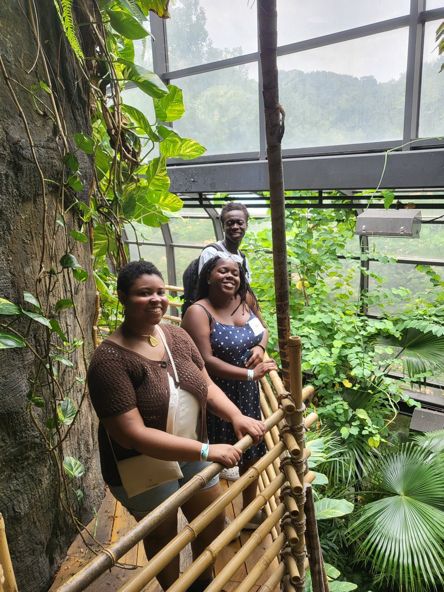 SOTC_CLE's tweet photo. Today SOTC members and Y.O.U students were caught monkeying around the @clemetzoo. They started off the day with brunch followed by a round of feeding the giraffes! Truly a memorable experience to remember🦒

#summeronthecuyahoga  #SOTC2022 #internships https://t.co/ltAIhZsKTu