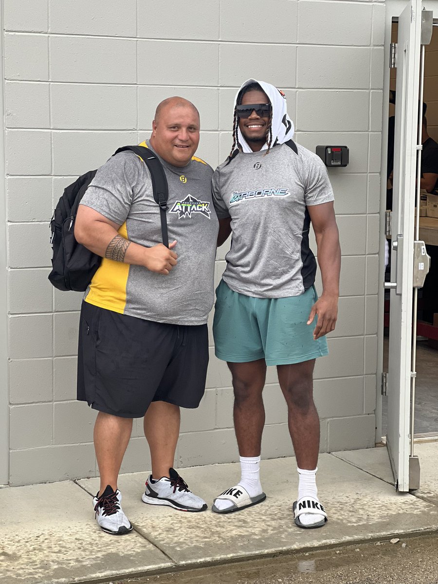 Good to see former <a href="/StayTruFB/">Truman Patriot Football</a> <a href="/JSalima23/">Jordan Salima</a> playing for #AlabamaAirborne representing Independence Mo in #MLFB