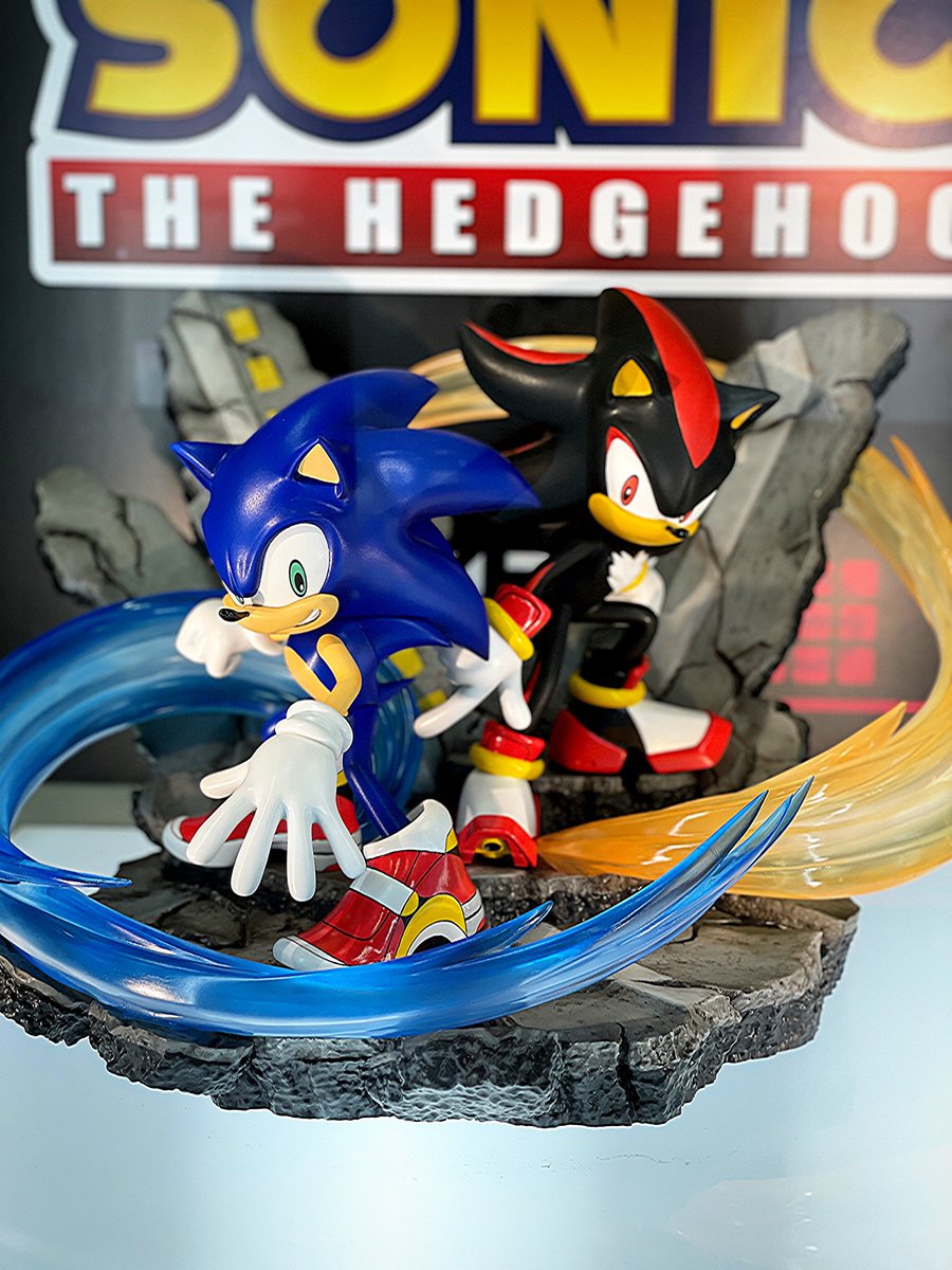 Sonic the Hedgehog Sonic Adventure 2 Sonic and Shadow S-Fire Statue