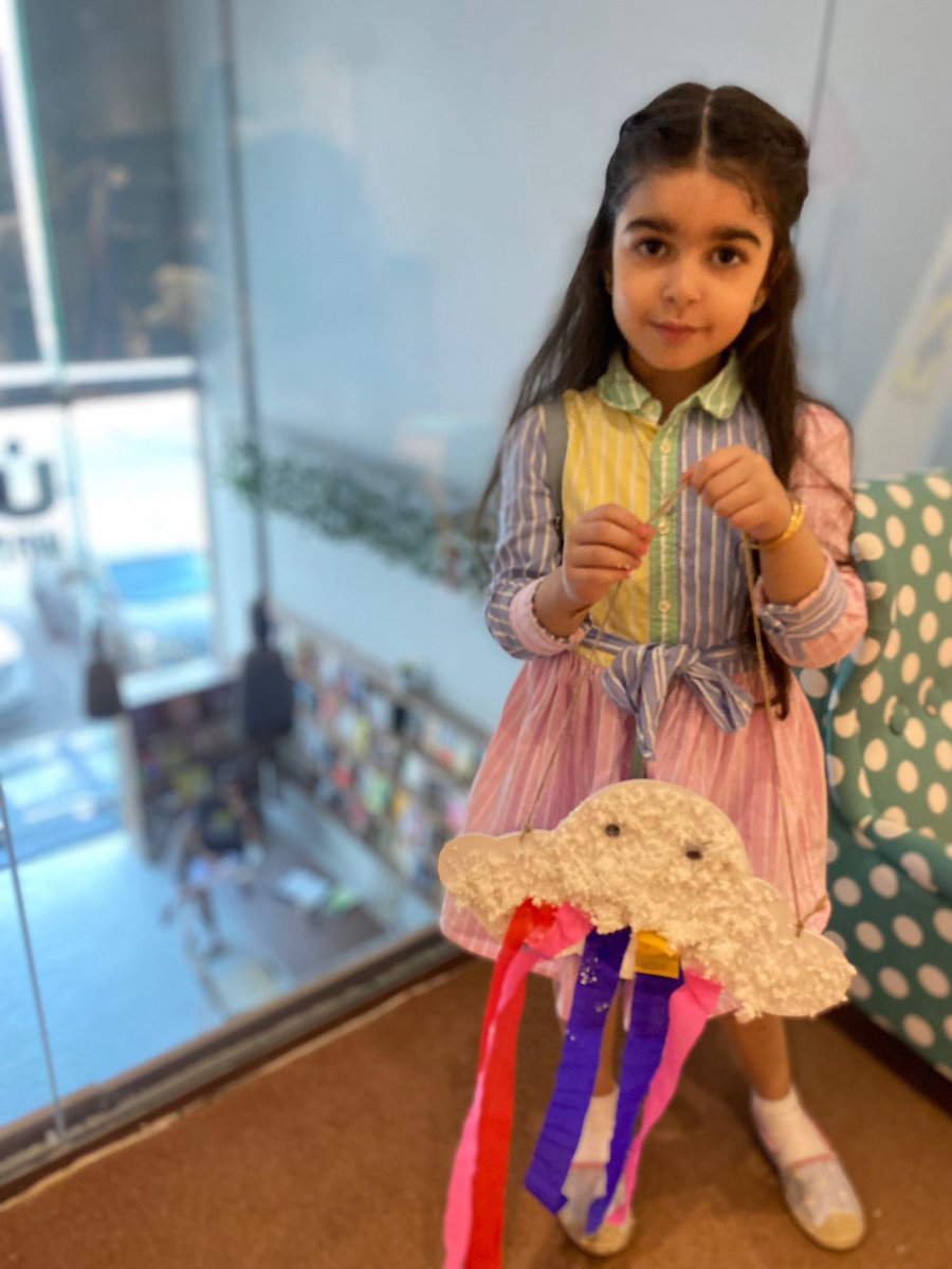 Tarrrrra ✨☁️🌈

غيمة و قوس الرحمن   <a href="/kidsmail_/">بـريد الطفل | Kid’s Mail</a> 

- كيف سيكون شعور الطفل ! بإنجازاته خارج نطاق المنزل و المدرسة " في مكان جدد و بصحبة اصدقاء جدد "؟!✨🎈

في المخيمات يتعلم الاطفال الكثير .. قيم و معلومات و مفردات و يتأثر كثيراً بما يرى و يسمع خاصةً ان كان كل ماحوله صنع له بحب💓