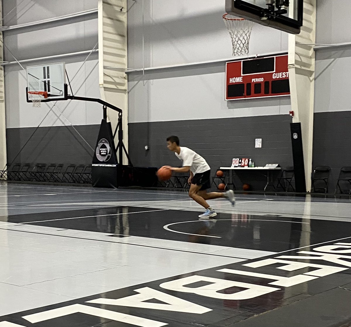 CoachJPStrength's tweet photo. Little #SundaySkill work with @CoachBurton13…Love the attention to detail and positivity! #GrowthMindset @UpriseAG @noajphillips 💪🏼🏀💪🏼 https://t.co/jOG1mqAs2H