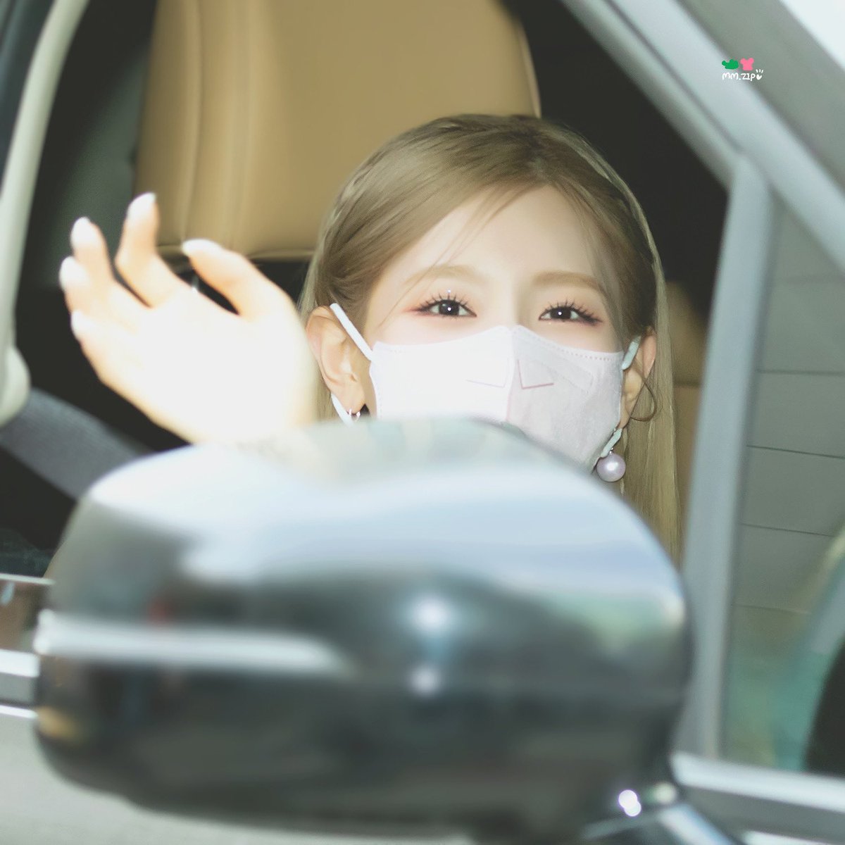 fleurglobal's tweet photo. ( 𝗛𝗤 ) ♡ 𝟮𝟮𝟬𝟳𝟮𝟯 🦊 
𝖸𝖠𝖭𝖠: 𝟣𝖲𝖳 𝖥𝖠𝖭𝖬𝖤𝖤𝖳 𝖠𝖥𝖳𝖤𝖱 𝖯𝖠𝖱𝖳𝖸

🏷️ #𝗔𝗨𝗚𝗨𝗦𝗧 · #𝗙𝗟𝗘𝗨𝗥 · #플뢰르 https://t.co/bBwhHzvNiz