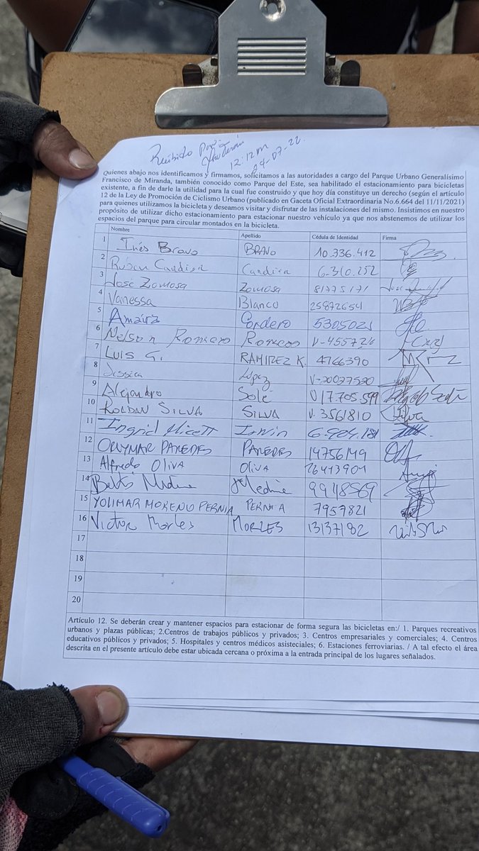 Gracias a la acción de hoy, se lograron los objetivos propuestos. Desde hoy podemos estacionar en los biciestacionamientos del parque. 

Gracias a todos por su apoyo.