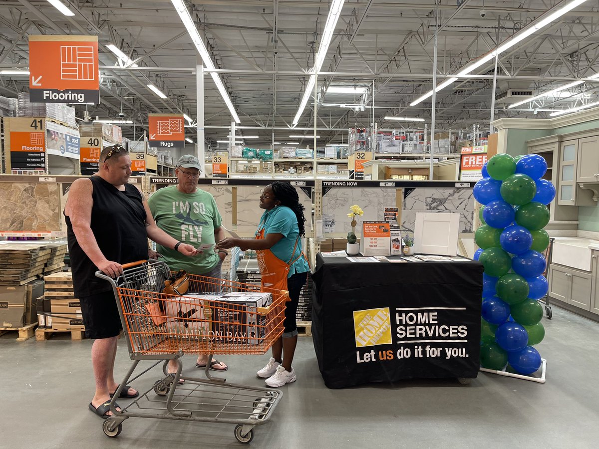 Letting them know and way to go !! 💥Shout out to Audrey for taking initiative and setting up her Home and Services table to ensure customers are aware of all the great offers we have!!! Way to build and grow our customers Audrey !!