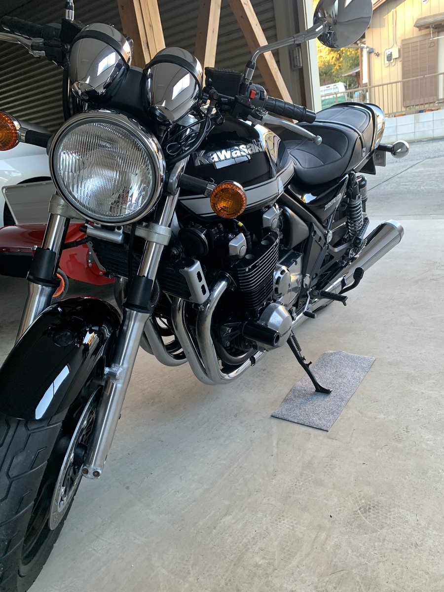zzephyr0011's tweet photo. よろしくお願いします！
名前　ぜふぁ
性別　おとこ
年齢　20代
住み　ねずみライダー
愛車　zephyr1100
好き　車、バイク、ゲーム、
一言　初心者ですが、色んな方と繋がりたいです

#バイク好きと繋がりたい
#バイク乗りと繋がりたい
#バイク乗りとして軽く自己紹介 https://t.co/5YHVPUprtn