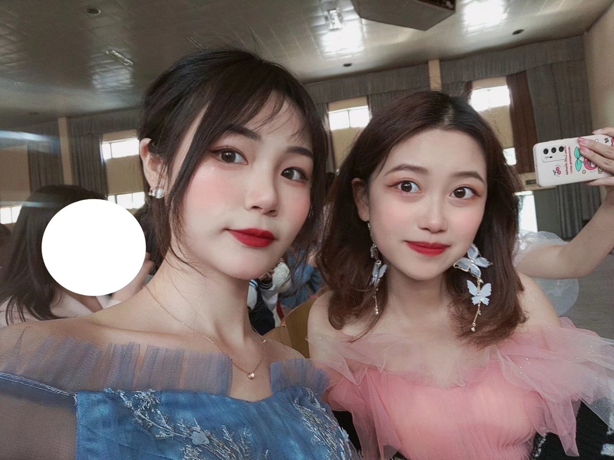 slqn777's tweet photo. 和姐妹的主持人妆照，美美哒 https://t.co/ucQpSw2lCT