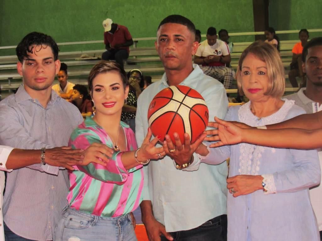 GeorgeMonteroRD's tweet photo. Momentos de Keyla Reyna en la final del torneo superior U25 de la liga #LIBASADO, hoy en #SantoDomingoOeste.

#FelizDomingoATodos 
#KeylaReyna🇩🇴 #TeamKeylaReyna #LIBASADO #Deporte #Juventud @keylaReynaM @yeison_serrata @CDN37 @InnfoKRM @Eridaniaejt @ladannely06 @jesusselmoo https://t.co/59v6AujACO