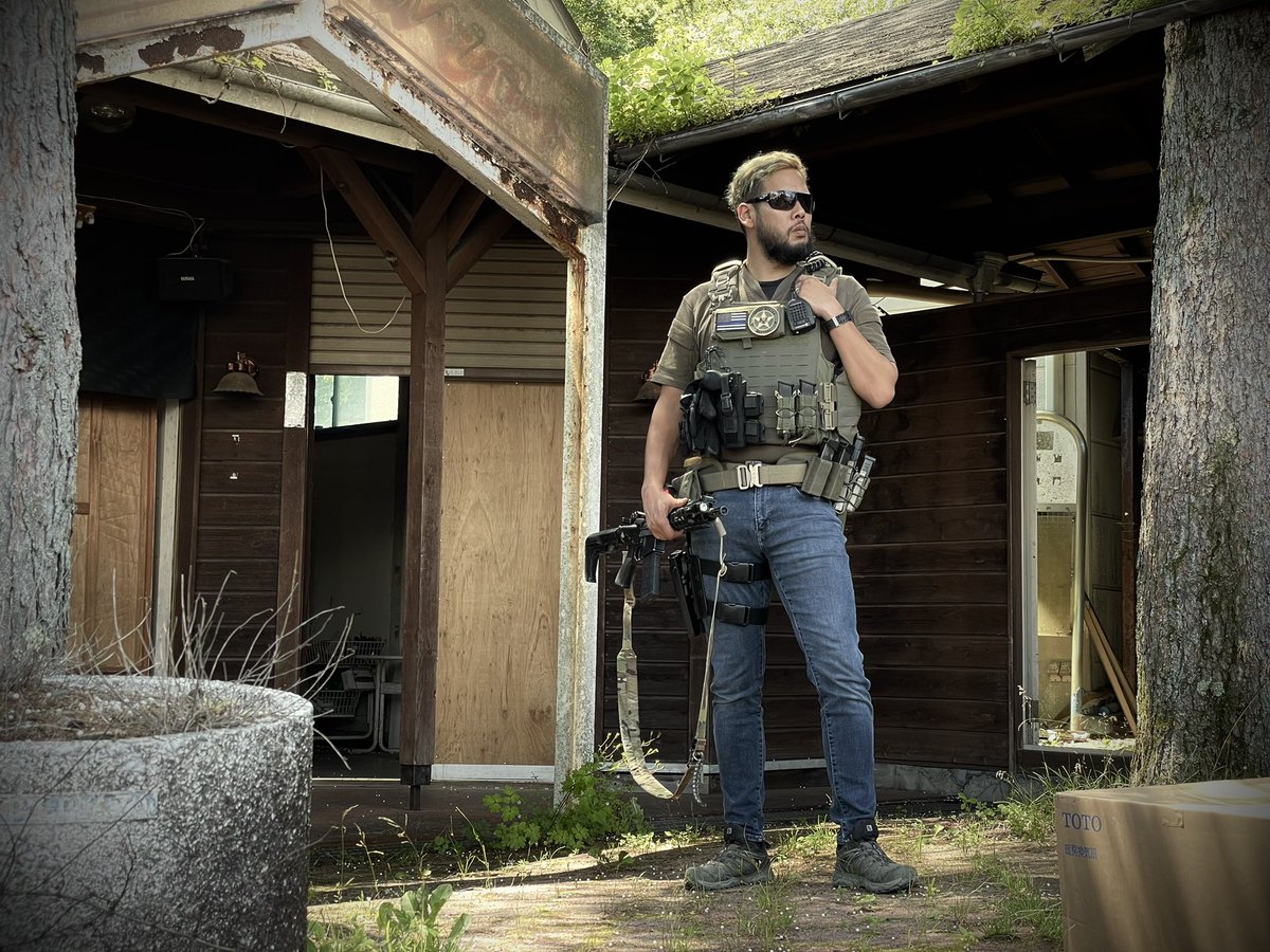 sim69airsoft's tweet photo. us marshal style
CTC貸切
#サバゲー
#サバイバルゲーム
#LE
#LE装備
#USMS
#USマーシャル
#airsoftgame
#FirstSpear
#Glock17
#PTW
#TroyIndustries
#Trijcon
#cryeprecision
#MAGPUL
#PMAG
#清里CTC https://t.co/zFzwqTQZ1W