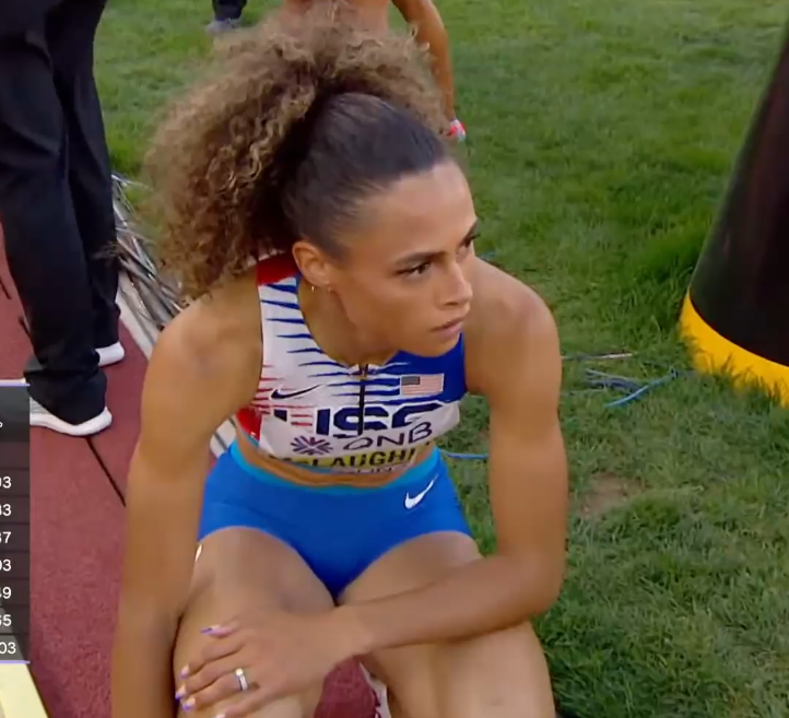 travismillerx13's tweet photo. Sydney McLaughlin split 47.91 on the 4x4 anchor...for the people in the back...SYDNEY MCLAUGHLIN SPLIT 47.91!
#WorldAthleticsChamps https://t.co/Wrpw5iYDhl