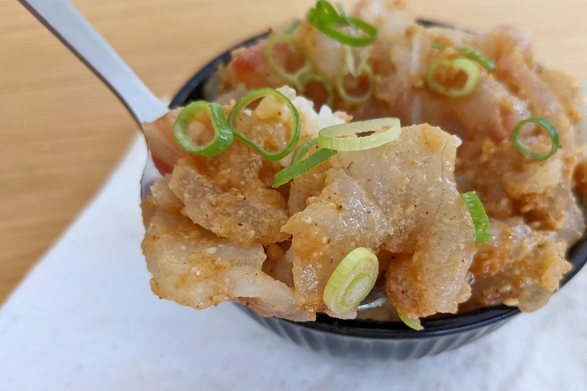 鯛のみでおつまみにも最高です！箸が止まらない「鯛のごま味噌漬け丼」