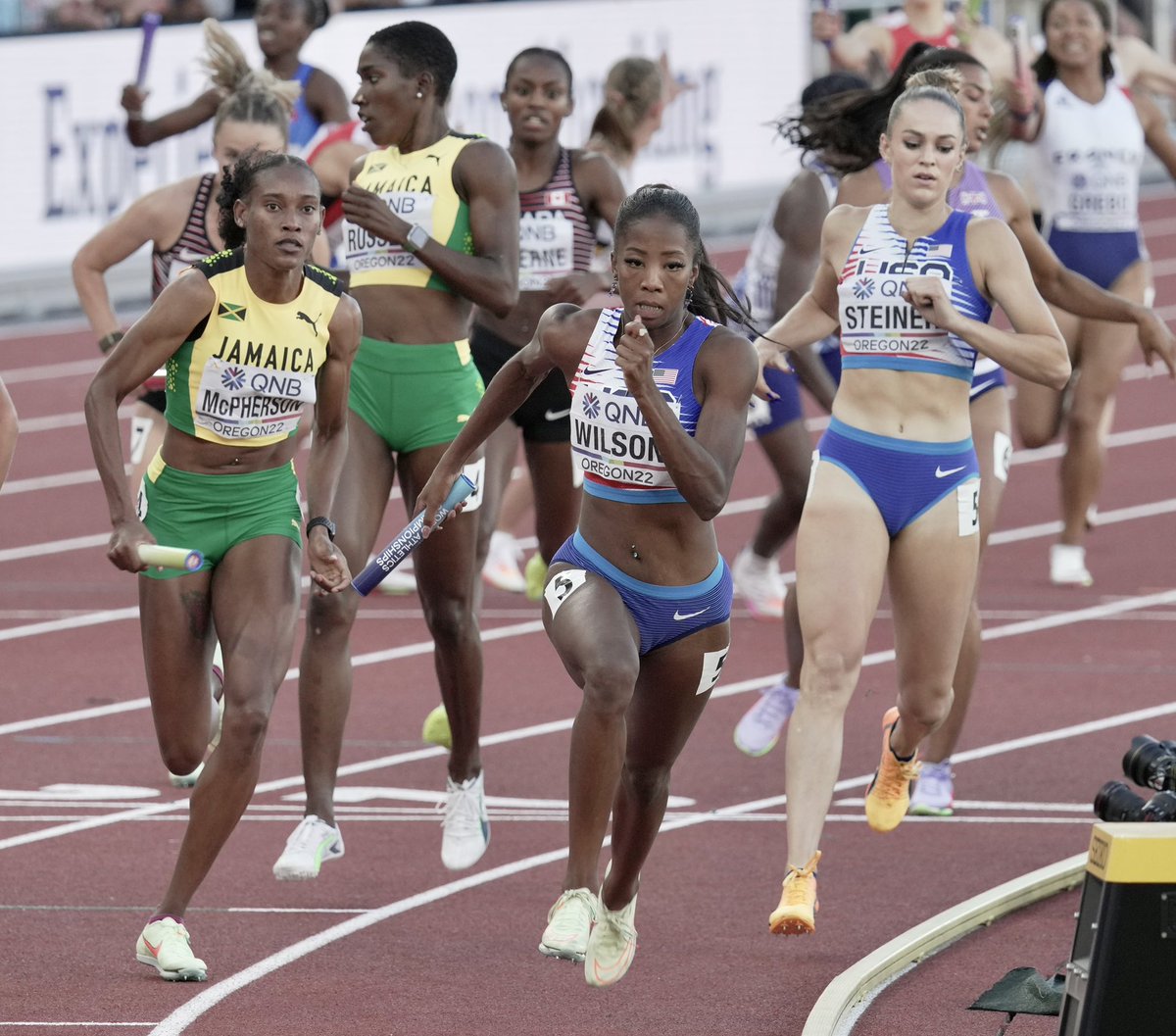 RazorbackTF's tweet image. 2022 World Athletics Championships 

4x400 final

Razorback Britton Wilson runs third leg (49.39) on winning USA relay, who won in a world leading 3:17.79

Relay order
50.50 Diggs
49.99 Steiner
49.39 Wilson
47.91 McLaughlin

Wooo Pig Sooie!