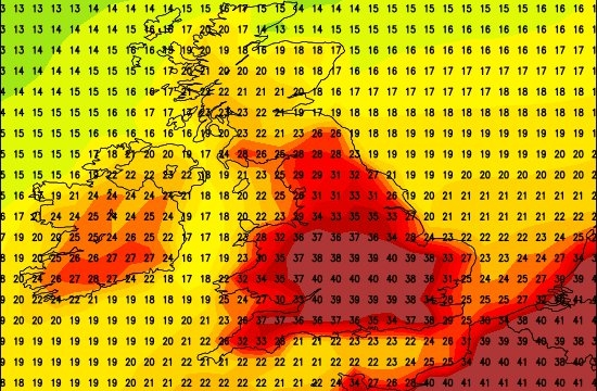 CapitalMoments's tweet photo. *BREAKING* The UK could be in store for another extreme heatwave within weeks as climate models that correctly predicted this month’s record temperatures suggest they could reach 40C again in August.

https://t.co/9dJ0t31IGG https://t.co/cMe9SS8UW4