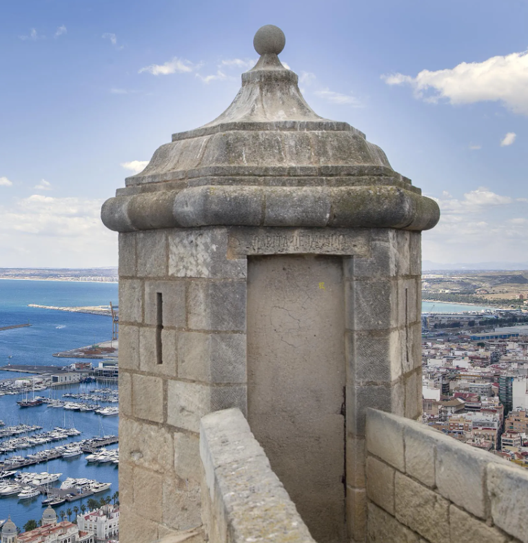 Alicante_City's tweet photo. Los 🛗 ascensores del #CastillodeSantaBárbara  acaban de reiniciar su servicio y funcionan con normalidad.
Gracias por vuestra! 
_
The 🛗 lifts of #SantaBarbaraCastle have just restarted their service and  are functioning as normal.
Thanks for your understanding! https://t.co/uwAsBLbYfW