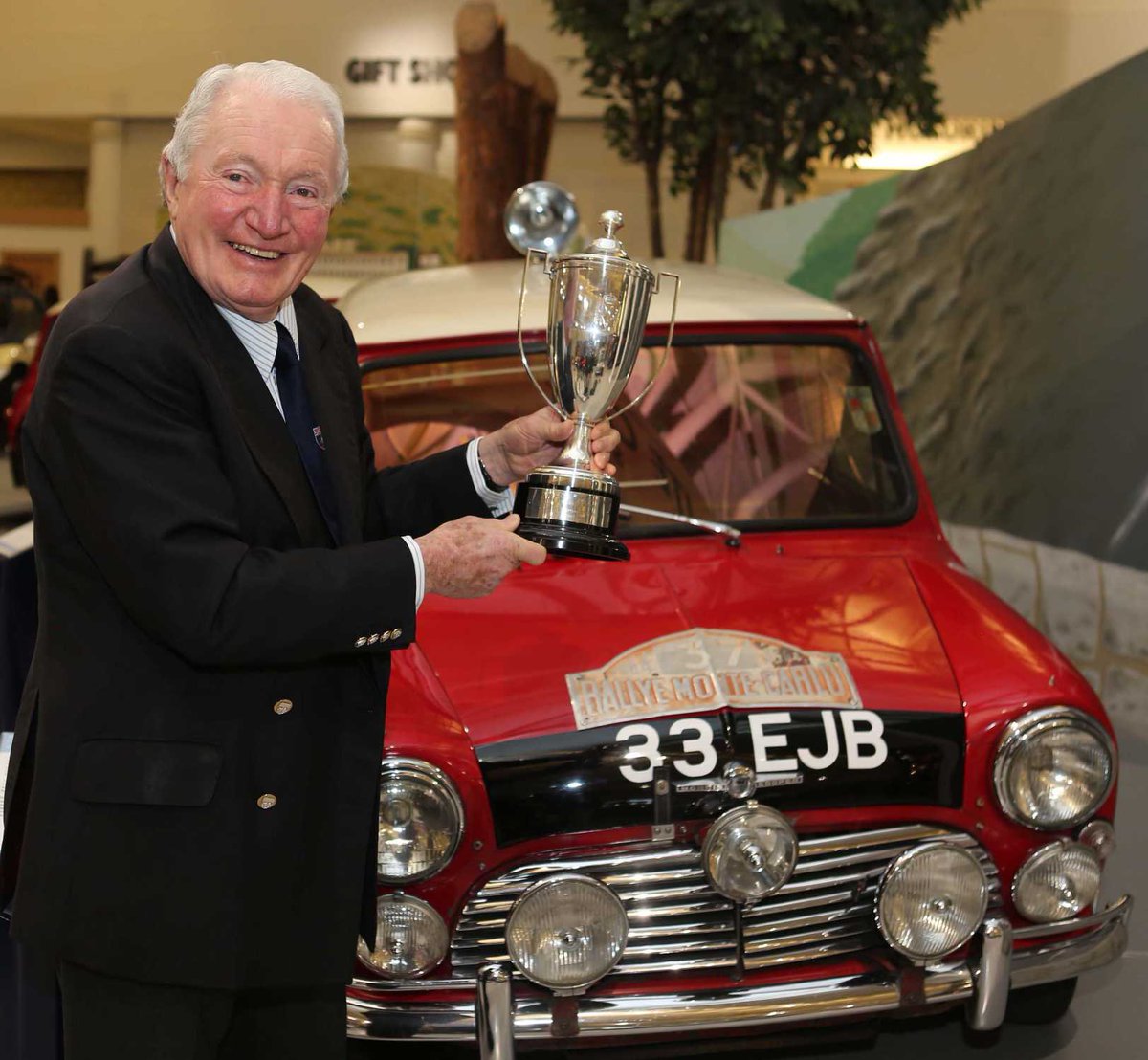 For #MiniMonday, it could only be this #Mini …

#PaddyHopkirk #RIPPaddy #Legend