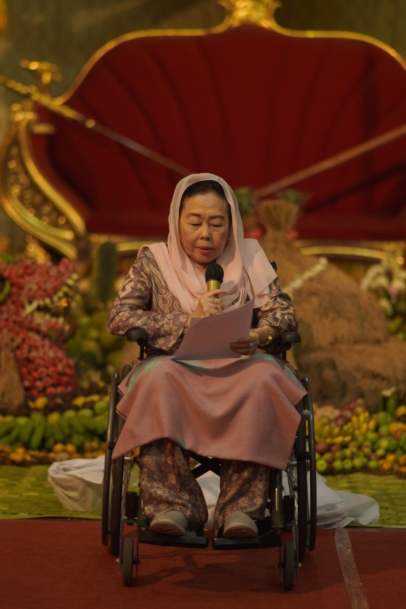 "Mari menjaga keberagaman dan menciptakan harmoni yang berlandaskan pada Pancasila dan UUD 1945" - Ibu Shinta Nuriyah Wahid pada acara Seren Taun yang dilaksanakan pada 22 Juli 2022 di Kuningan, Jawa Barat.
<a href="/AlissaWahid/">Alissa Wahid</a> 
<a href="/yennywahid/">Yenny Zannuba Wahid</a> 
<a href="/AnitaWahid/">Anita Wahid</a> 
<a href="/inayawahid/">Inaya Wahid</a> 
<a href="/PSambadha/">Priyo Sambadha W.</a>