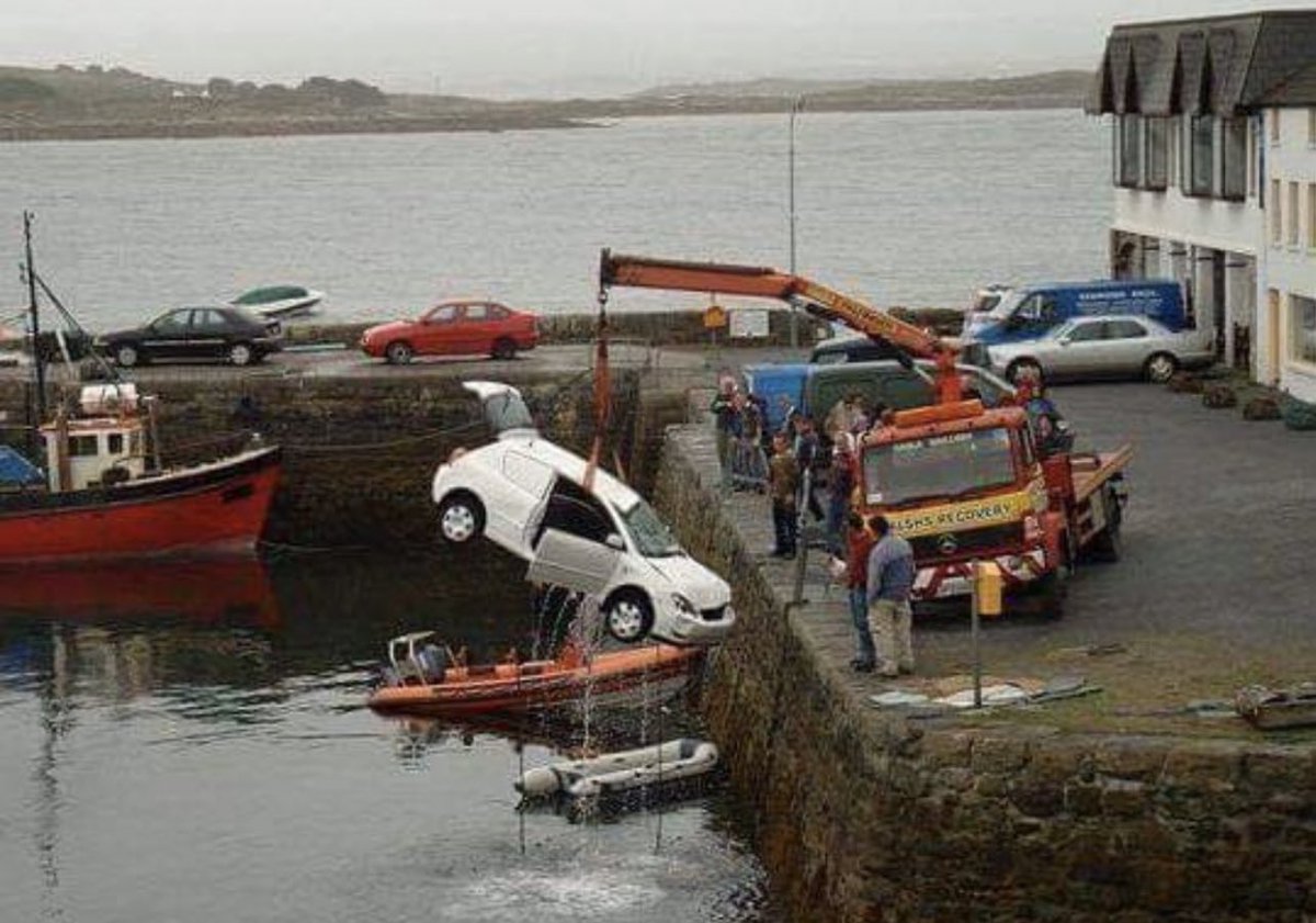 Out of Context Human Race tweet media