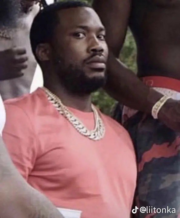 gl0_rick's tweet photo. @kyrichesss Man wtf https://t.co/yNsH2NnEUi