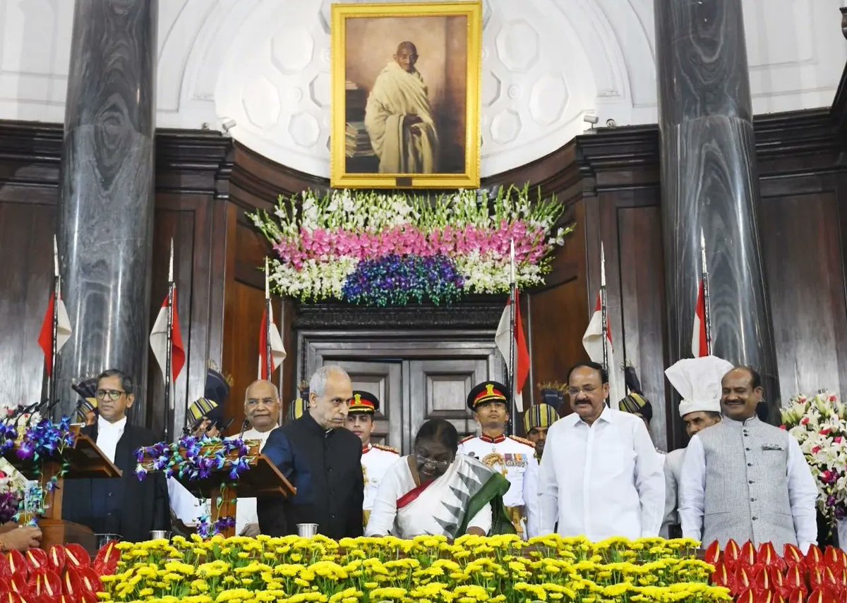 'દેશના સર્વોચ્ચ પદ પર બિરાજીત નારીશક્તિને નમન'

શ્રીમતી દ્રોપદી મુર્મુજીને દેશના 15મા રાષ્ટ્રપતિ તરીકેના શપથ લેવા બદલ હાર્દિક અભિનંદન..

<a href="/rashtrapatibhvn/">President of India</a>