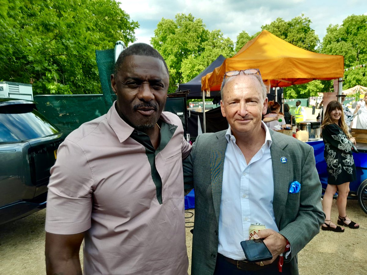 Great to attend the <a href="/britpodawards/">British Podcast Awards</a> this w/e where @OfftheAgenda was nominated for Best Business podcast. Well done @dansoproduced and the team for achieving another nomination this year! Congratulations to our category winners <a href="/TheEconomist/">The Economist</a> and their podcast 'Money Talks'.