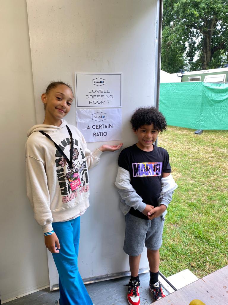 Dojo007's tweet photo. All round good weekend I think?@bluedotfestival met the lovely @chris_hawkins @maryannehobbs @warmduscherr brief catchups with @tommychap01 @markemoon played a kick-ass main stage set with @acrmcr & my 2 (their first festival) got to experience all this… #ACRLive https://t.co/mKR98srIlS