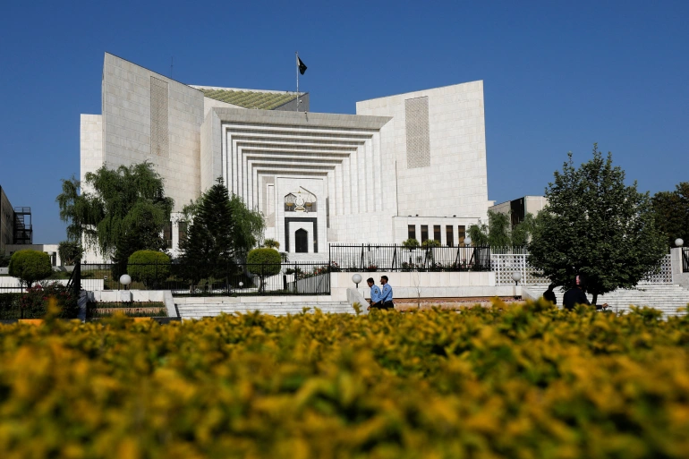 akbarbuneri's tweet photo. Supreme Court is under DDoS attack by PDM #Supreme_Court_Of_Pakistan https://t.co/oTxLs5jJHu