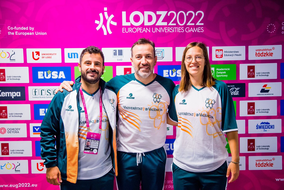 UVesports (@uvesports_) on Twitter photo Els jugadors i jugadores de voleibol de la <a href="/UV_EG/">Universitat València</a> 🏐 tornen ja de Polònia, on s’han deixat la pell als Jocs Europeus Universitaris de Lodz 🇪🇺🏆 #LODZ2022
Ben jugat! 🙌👏 Gràcies i enhorabona!
➕ℹ️👉 ir.uv.es/WEWI30B
#EUG2022 <a href="/eusaunisport/">EUSA - University Sports Europe</a> <a href="/eug2022/">EUG2022 Lodz</a> Els jugadors i jugadores de voleibol de la <a href="/UV_EG/">Universitat València</a> 🏐 tornen ja de Polònia, on s’han deixat la pell als Jocs Europeus Universitaris de Lodz 🇪🇺🏆 #LODZ2022
Ben jugat! 🙌👏 Gràcies i enhorabona!
➕ℹ️👉 ir.uv.es/WEWI30B
#EUG2022 <a href="/eusaunisport/">EUSA - University Sports Europe</a> <a href="/eug2022/">EUG2022 Lodz</a>