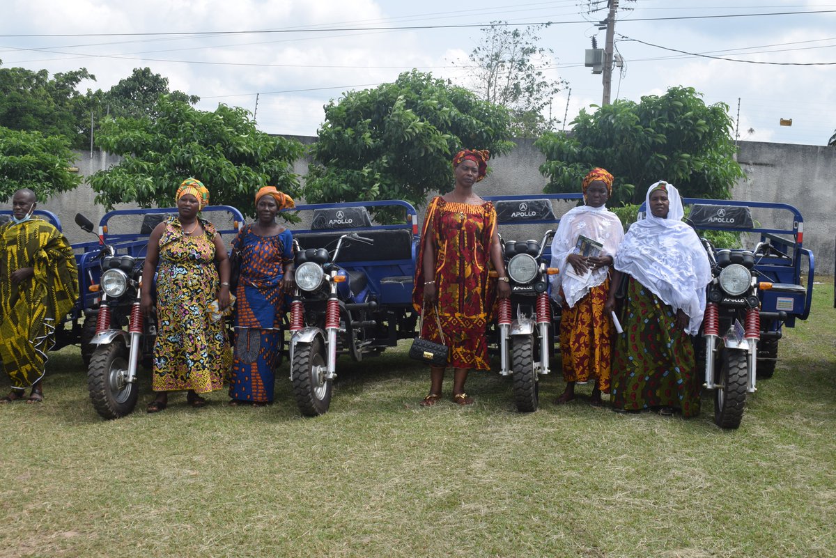 Six groupements de femmes du projet Agro-cantine de la région de la Mé ont reçu des tricycles, le mardi 19 juillet 2022. C’est un don de la Coopération allemande à travers son projet ‘’ Centre d’Innovations Vertes pour le secteur agro-alimentaire en Côte d’Ivoire’’.    
#agricole