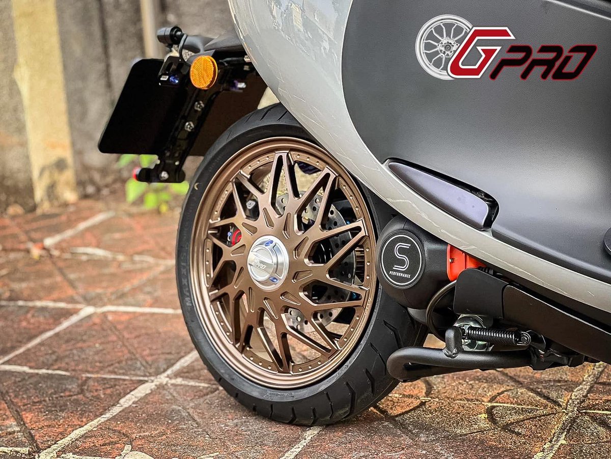 G_protech's tweet photo. The cherry on top, SV10 For gogoro G1 in bronze anodize, amazing.
.
Get yours now!!!
.
________________
Like - Follow - Share
________________
.
#Nmax #yamahanmax #yamahaforce #yamahaforce155 #yamahasmax155 #Xmax #gryphus #smax #smax155 #yamahasmax #SYM #jetsl #jets #jets125 https://t.co/Um37l6pVtA
