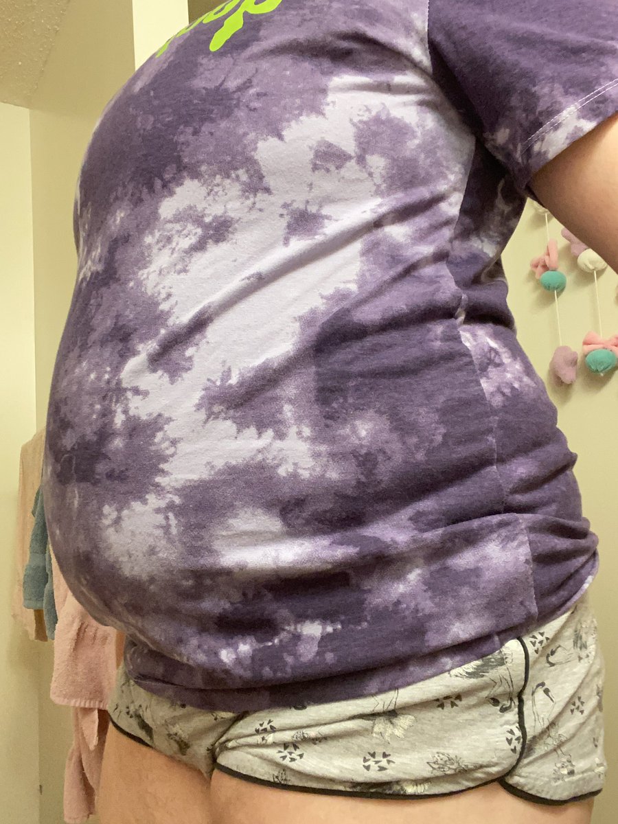 canineobesity's tweet photo. I’ve gained 7 lbs this month! Can you notice a difference? I sure can 🐷 #feedee #gainer #bellykink #makemefatter #bigbelly #ftmgainer #fatpiggy https://t.co/ReZAtRg2kz