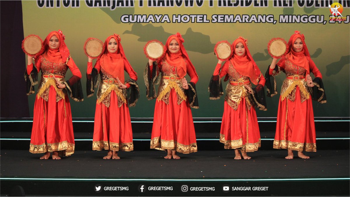 gregetsmg's tweet photo. Pentas Tari Rebana Pancawarna karya Yoyok Bambang Priyambodo | Penari : Lady, Laily, Alya, Arifa, Nabila | Produksi : Sangghita, Sekar, Billy | Gumaya Hotel Semarang, 24 Juli 2022π
#gregetsmg #sanggartarigreget #disporapar
#disporaparjateng #jatengayeng #jatenghits https://t.co/XB6NMo8HIo