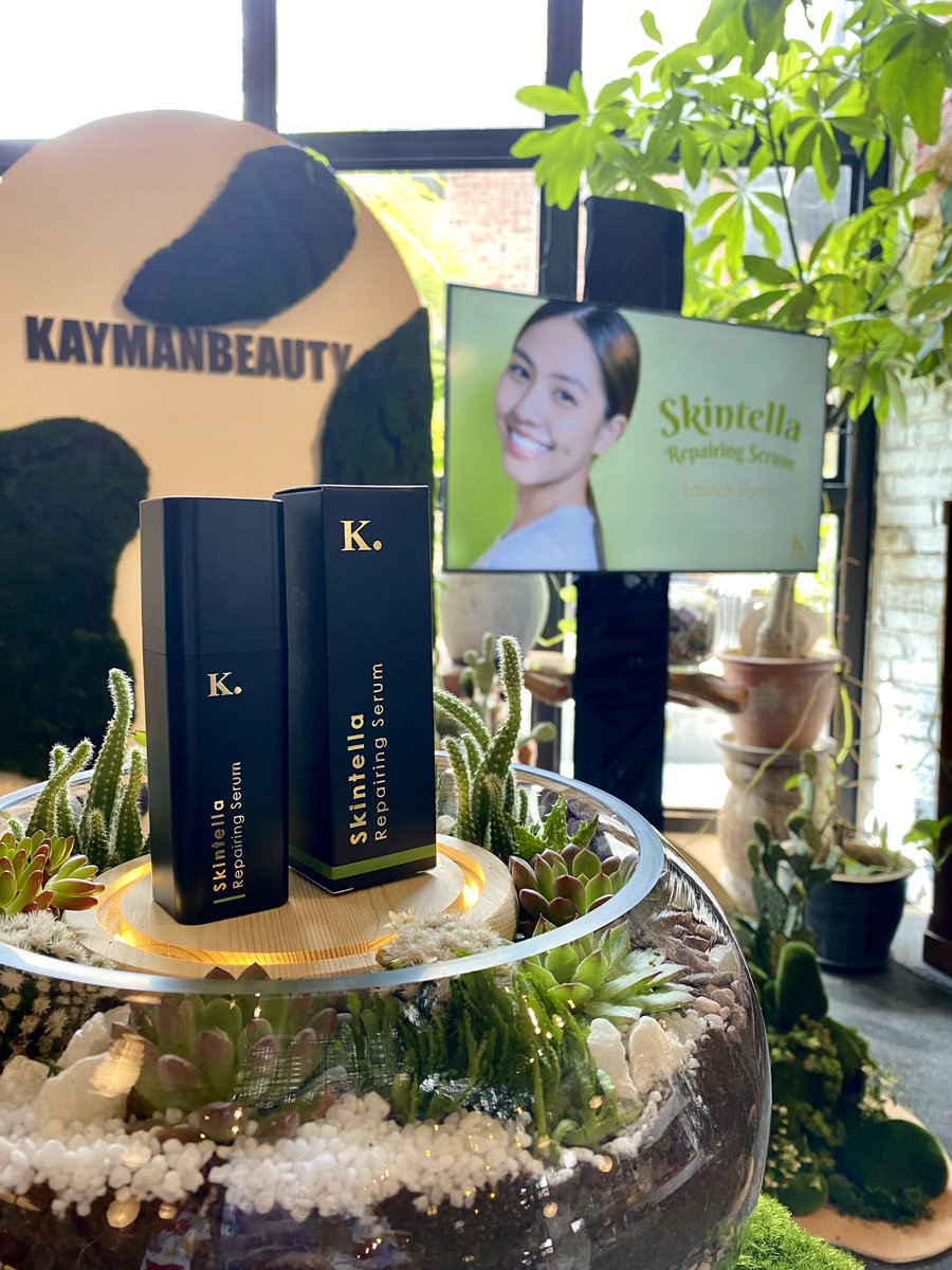 kaymanbeauty's tweet photo. Indah rupa dia, indah lagi bila ditepek atas muka 🫶🏻

Ada lebih kurang 4 hari lagi sebelum the official launch!

Kepada Kayfairies yang dah sabar-sabar nak beli ❄️ serum sejuk ❄️ ni, boleh masuk dulu dalam waiting list your favourite KayFam okay!

#CalmingSoon https://t.co/8PR0YonhnZ
