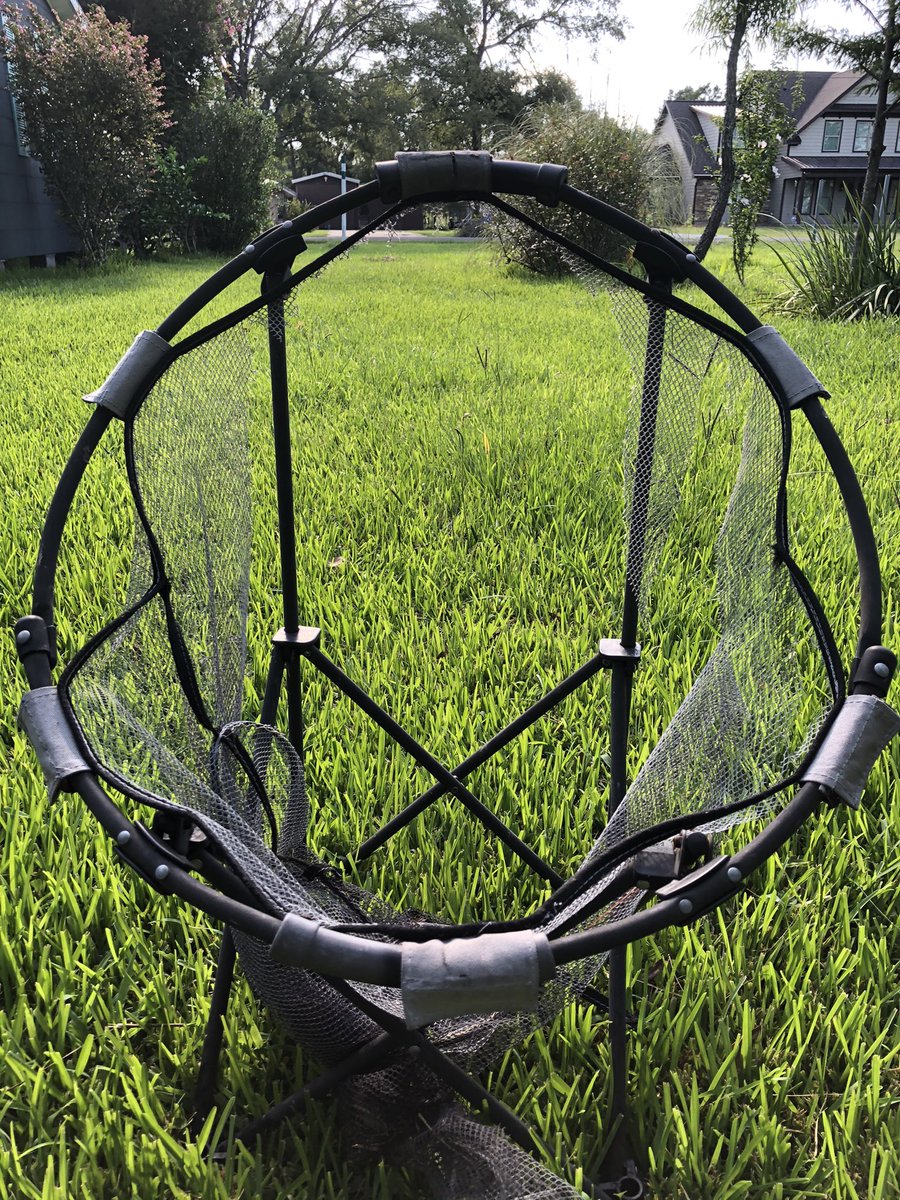 Lilgolfjock's tweet image. My #chippingnet target has seen better days.