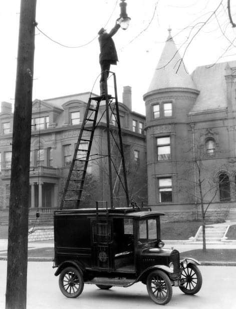 Street Lamp Maintenance...1910