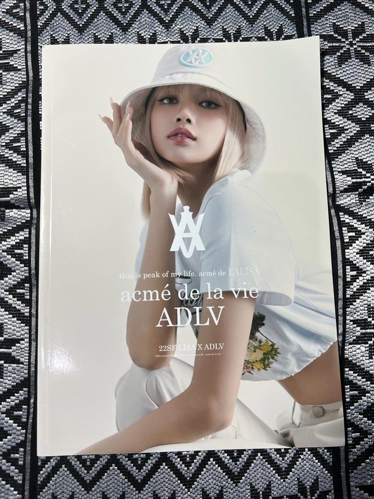 babysun__'s tweet photo. [WTS] LISA BLACPINK ADLV PC AND LOOKBOOK
PRICE : 
✅ PHOTOCARD 200k
✅ LOOKBOOK 150k
✅ SET 320k 

t. wts wtb lisa blackpink ADLV photocard lookbook #BLACKPINK #LISA #LALISA #photocard #adlv #BLACKPINKxPUBGM #zonaba #zonauangᅠ #Zonajajan #BLINKS https://t.co/Nu2oXhZs38