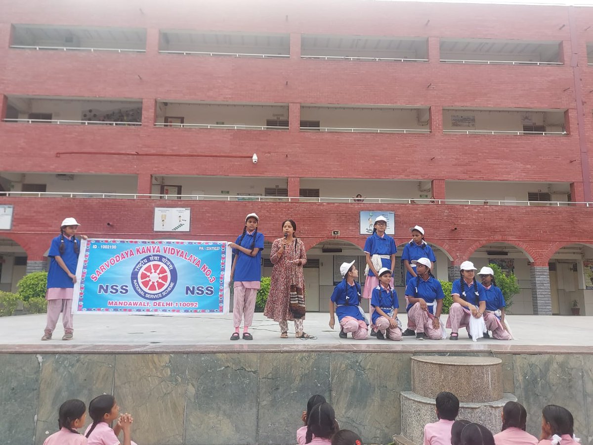 Let's promote the collection, segregation & recycling of all kinds of plastics to reduce it's impact on environment
Students of SKVNo3 Mandawali presented a Nukkad Natak on phasing out singleuse plastic& plasticwaste management 
@Dir_Education 
@DelhiGvtTeacher 
@GurmeetKukreja3