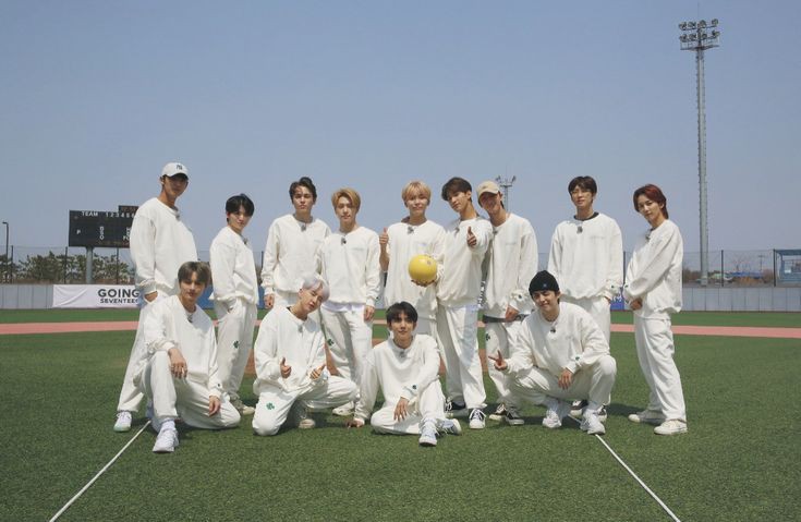 loyal_forboo's tweet photo. LIFE'S SUCKS BUT ATLEAST I HAVE THEM. @pledis_17 #CARATさんと繋がりたい 
#sebong
#SEVENTEEN https://t.co/wESlYIf848