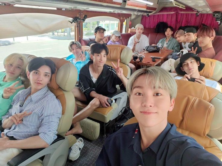loyal_forboo's tweet photo. LIFE'S SUCKS BUT ATLEAST I HAVE THEM. @pledis_17 #CARATさんと繋がりたい 
#sebong
#SEVENTEEN https://t.co/wESlYIf848