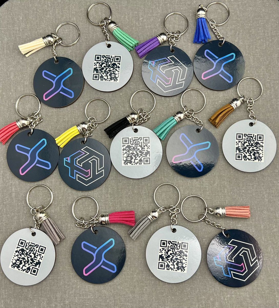 How do like these <a href="/XSwapProtocol/">XSwap Protocol</a> &amp; <a href="/XTreasureToken/">Nguyễn Thị Thương</a> keychains?  

$XSP $XTT