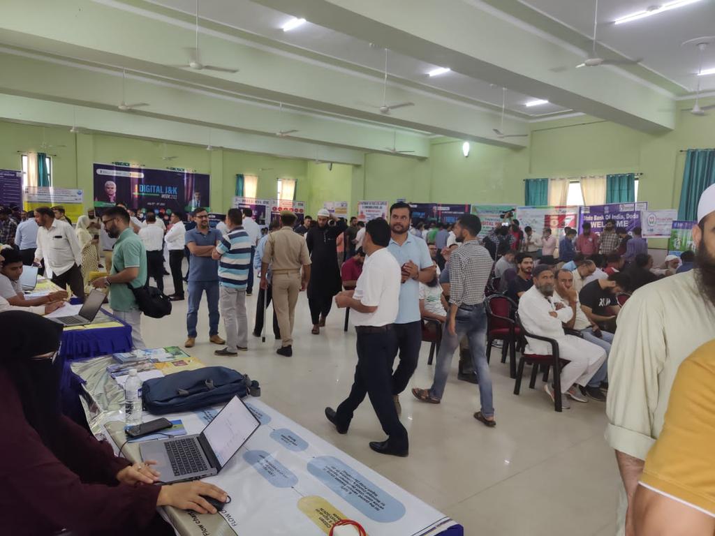 dcdodaofficial's tweet photo. #TowardsTransparency
3 day's DIGI mela inaugurated by DDC Chairman Doda at Community Hall Doda; Inspected Stalls; Huge rush of public witnessed on the stalls during early hours
@diprjk @OfficeOfLGJandK @PIB_India https://t.co/b6lnFi9fJ8