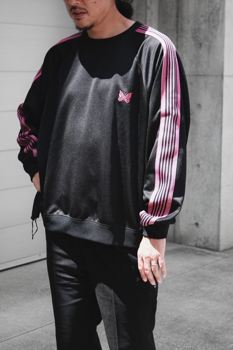 box_gallery's tweet photo. NEEDLES TRACK CREW NECK SHIRT オンラインストア発売スタート ‼︎
詳しくはブログをご確認ください。
https://t.co/esRWTA7T0i
#Needles
#セレクトショップ
#thegallerybox https://t.co/5uHZA1Ls29