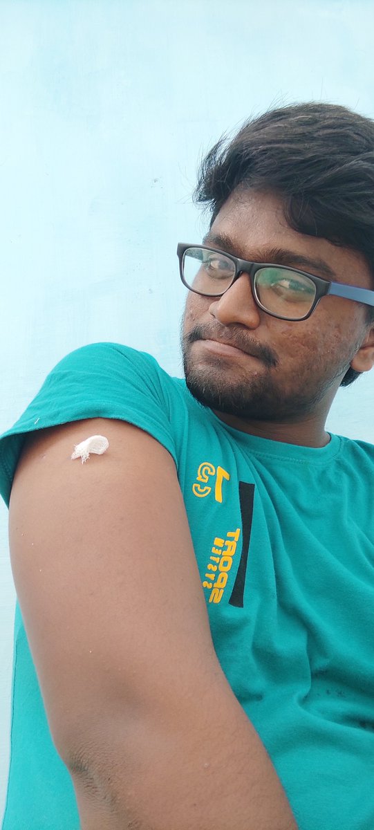 Gurusai98564246's tweet photo. This is to motivate u to get the boosterdose, as I have seen some r yet to take second dose of vaccination yet! 
U guys have to complete vaccination as soon as possible dears...not for u r society but for ur family... 
https://t.co/CEAt1wnxoD https://t.co/pOf9dpDZMP