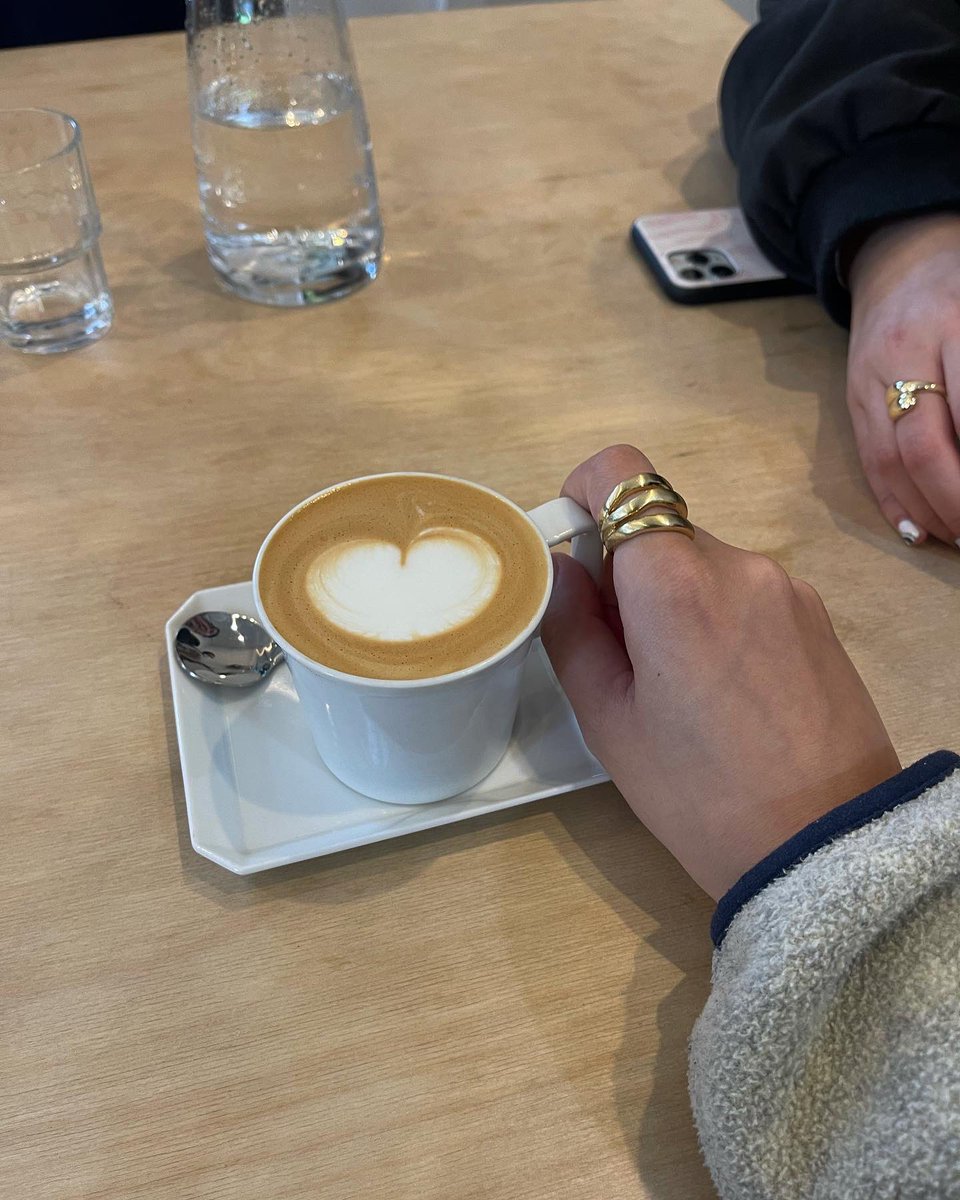 becd0g's tweet photo. coffee appreciation post for this city https://t.co/dLaGVIPx84