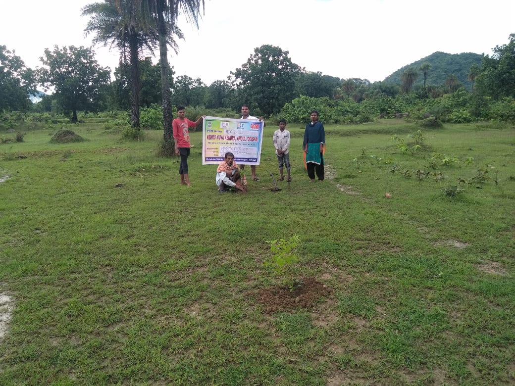 MYBharat_Angul's tweet photo. "Plant a Tree, Let us Plant a hope"
Glimpse of #plantation #PlantationDrive at #Ichhapur #Boinda of #kishorenagar block #angul on 24 Jul 2022 by @Krishna07237085  #NYV .
@NyksRd @NYKS_Odisha @Nyksindia @ForestDeptt https://t.co/UWCN35LF3n