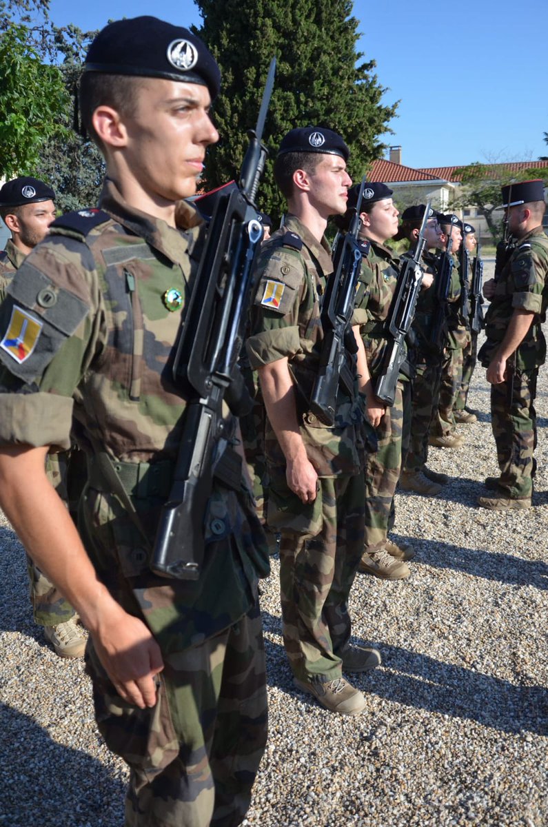 [#ReserveOps]
Jeudi 21 juillet a marqué la fin de la Formation Initiale de réserve (FMIR) de l'escadron de transport de réserve (ET R). 
Félicitations  à nos 1️⃣7️⃣ ️nouveaux réservistes ! 

#503RT 
#COMLOG