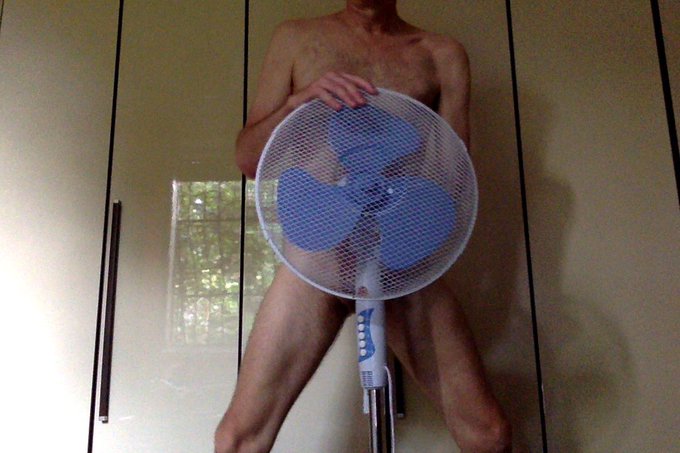 Fa troppo #caldo.
Mi faccio il #ventilatore!

?https://t.co/SiB7NFjSNg?

?https://t.co/3C9sVa1jPP?

@Onlyfans_bot