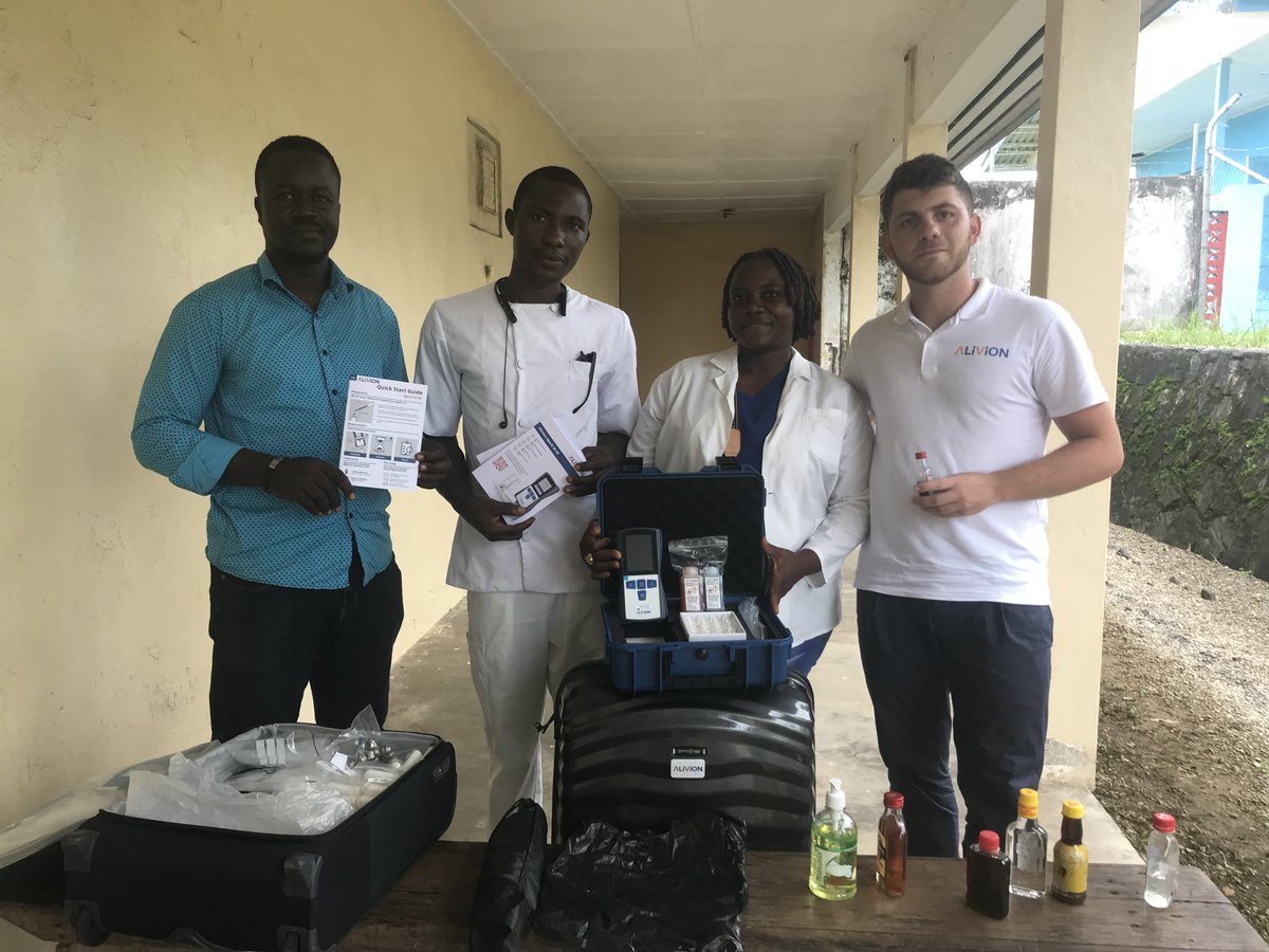 Alivion_AG's tweet image. 𝐒𝐰𝐢𝐬𝐬 𝐭𝐞𝐜𝐡 𝐠𝐨𝐞𝐬 𝐭𝐨 𝐋𝐢𝐛𝐞𝐫𝐢𝐚: Last week we visited the Bong Mines Hospital in Bong Town, Liberia. The local staff can apply our Spark M-20 now independently to rapidly screen sanitizers and beverages for methanol. 
#methanoldetection #sparkm #methanol #alivion