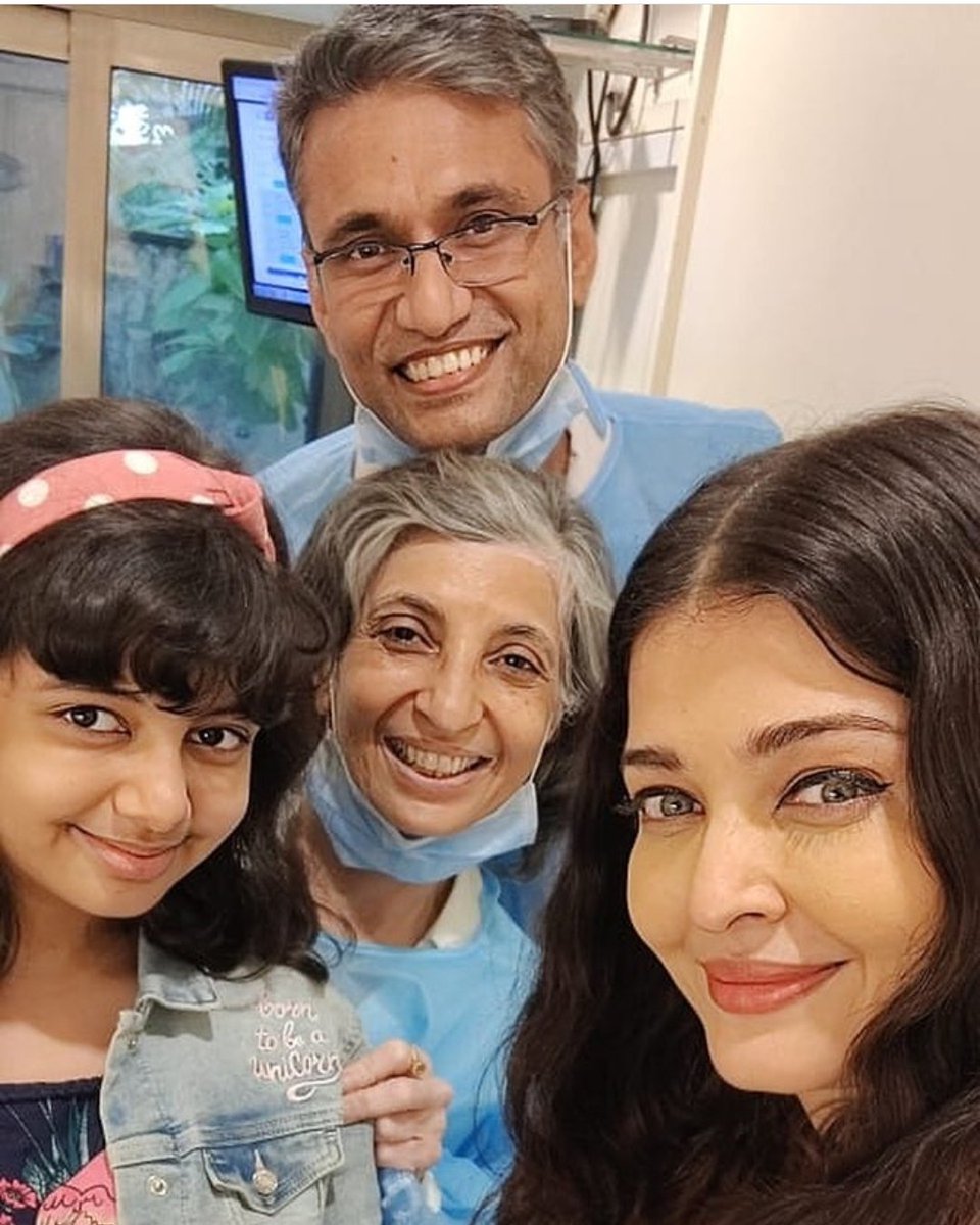 in_aishwarya's tweet photo. Queen #AishwaryaRaiBachchan  spotted at a Dental clinic with Aaradhya https://t.co/6IglyAvCX0