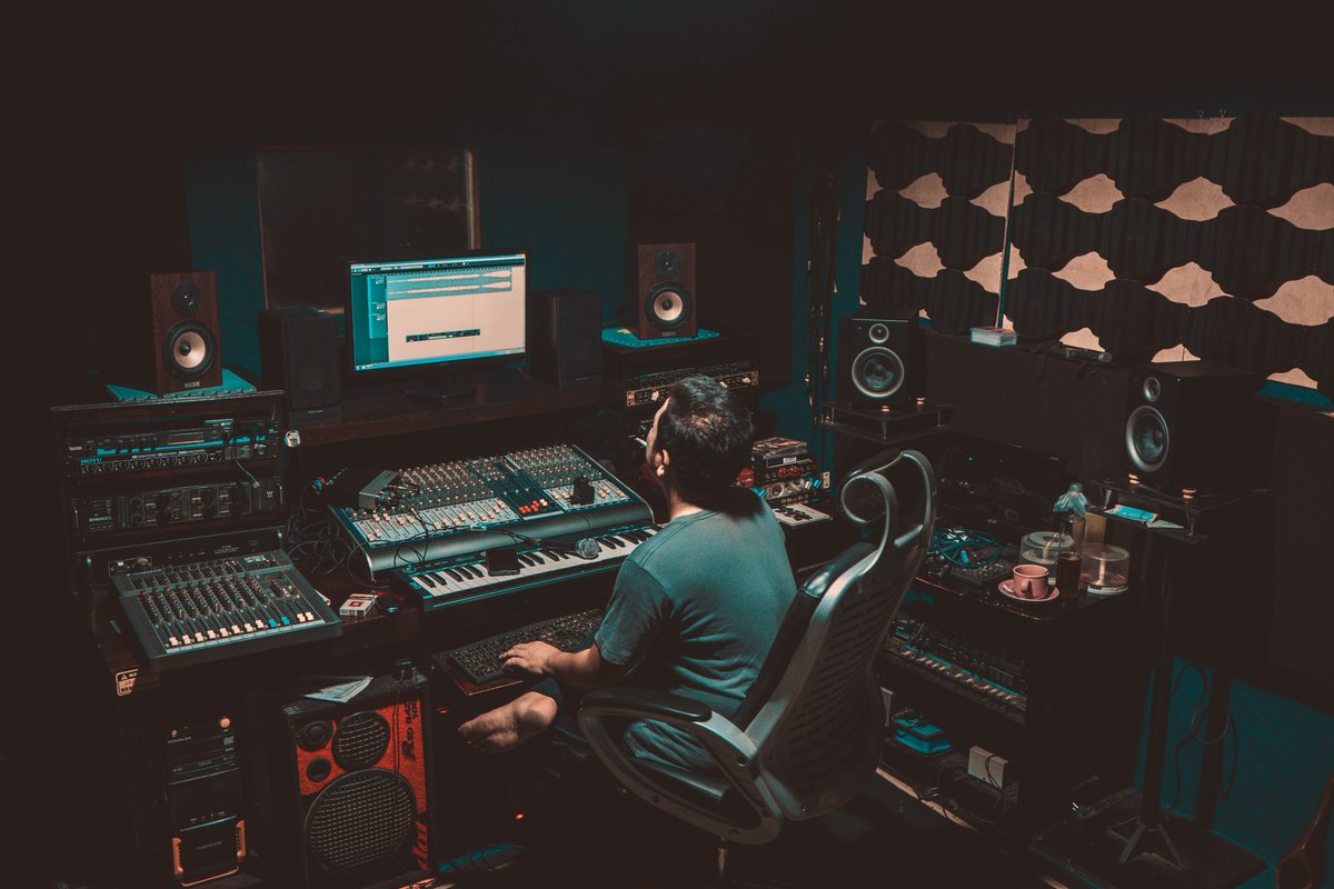 whipmusic_'s tweet image. Top 10 Careers in the Music Business

1. Music producer :  A producer assists an artistes  recording project with many of the details, including choosing which material to record, interfacing with the recording engineer, adapting arrangements, balancing the recording budget.