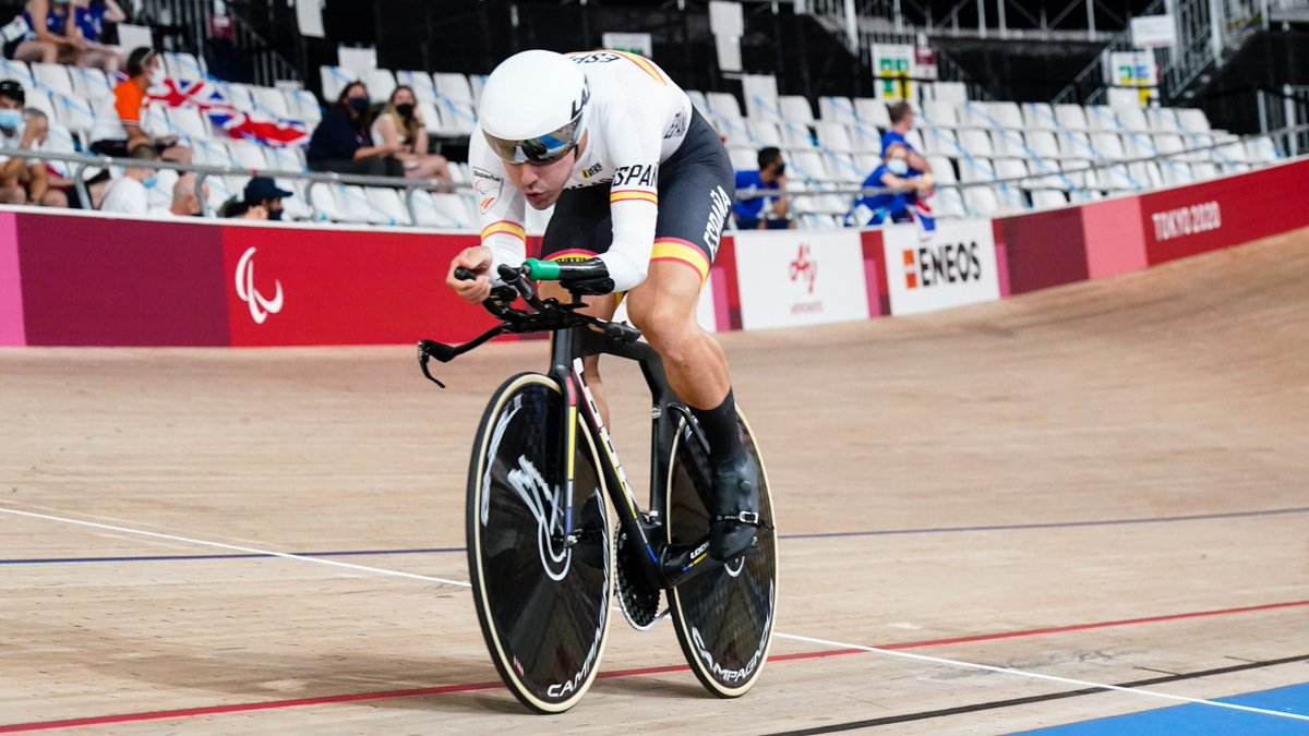 Alfonso Cabello da el salto a la selección absoluta en el velódromo 🚴‍♂️ El doble campeón paralímpico del km contrarreloj ha sido convocado por primera vez con el equipo español de ciclismo en pista 🗣️ Hablamos con él 📰 NOTICIA de @JesusOrtizDXT ➡️ dxtadaptado.com/2022/07/25/alf…